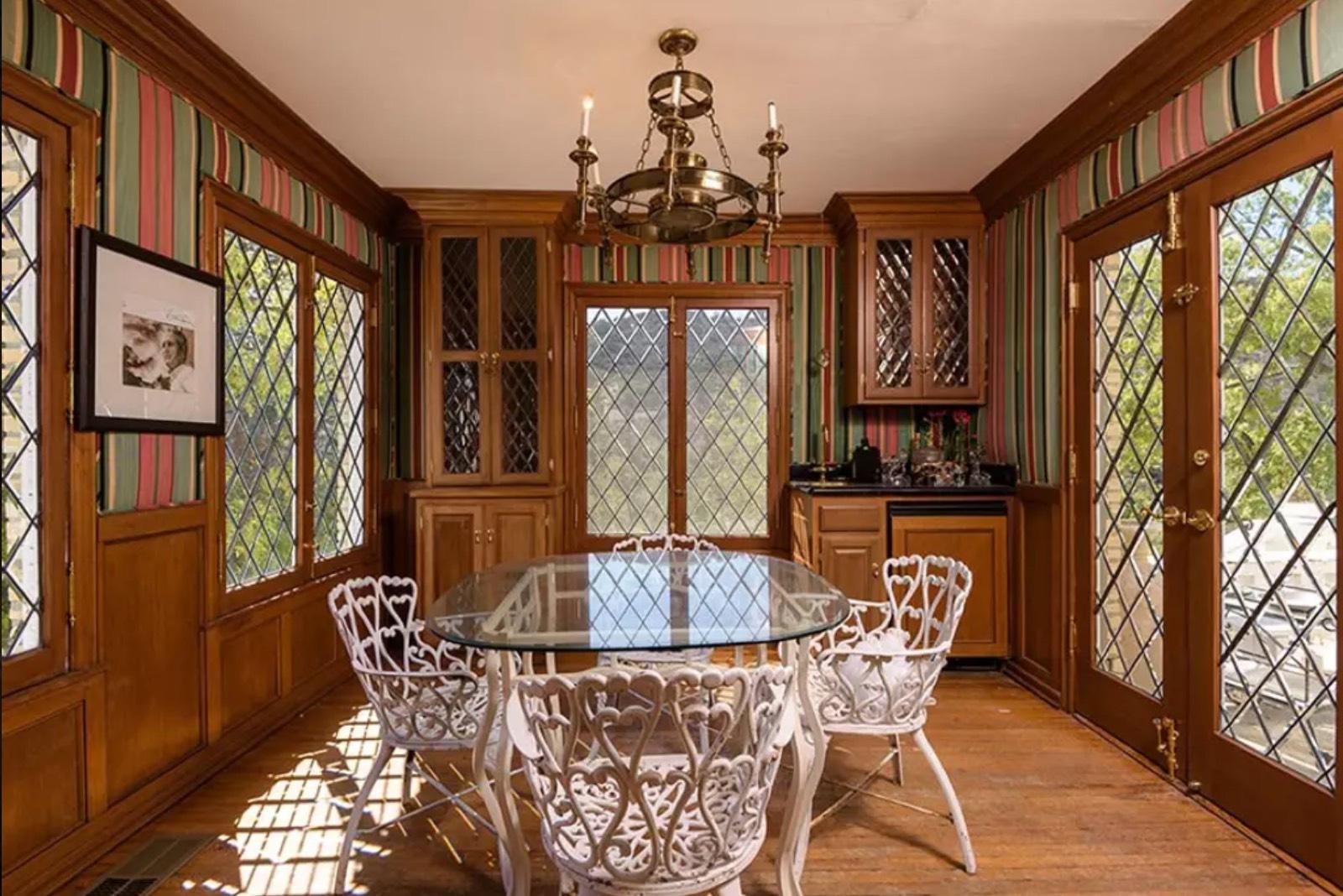 Old World BH Mansion — photo 4