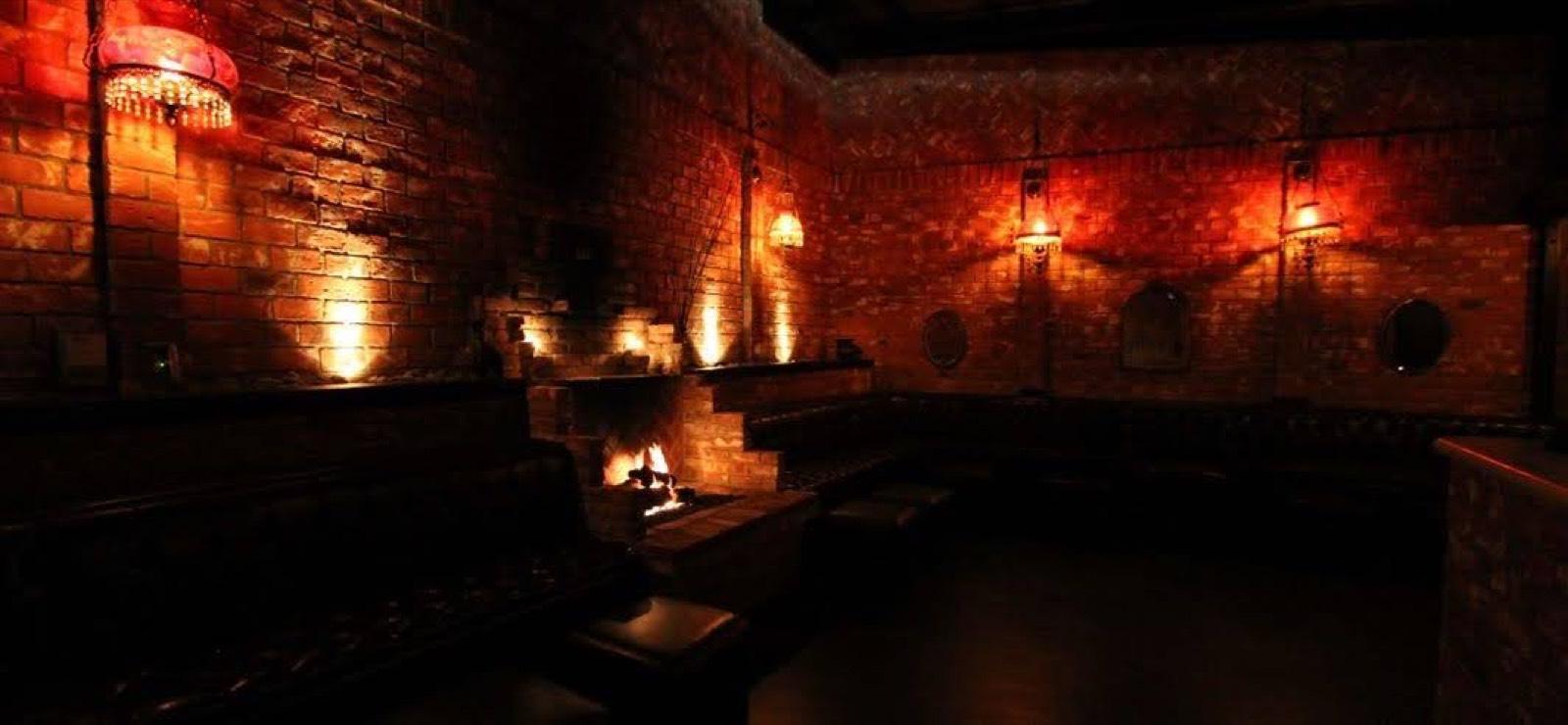 Old world cozy bar — photo 3