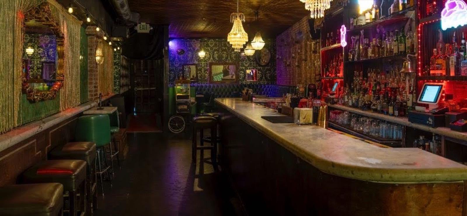 Old world cozy bar — photo 10