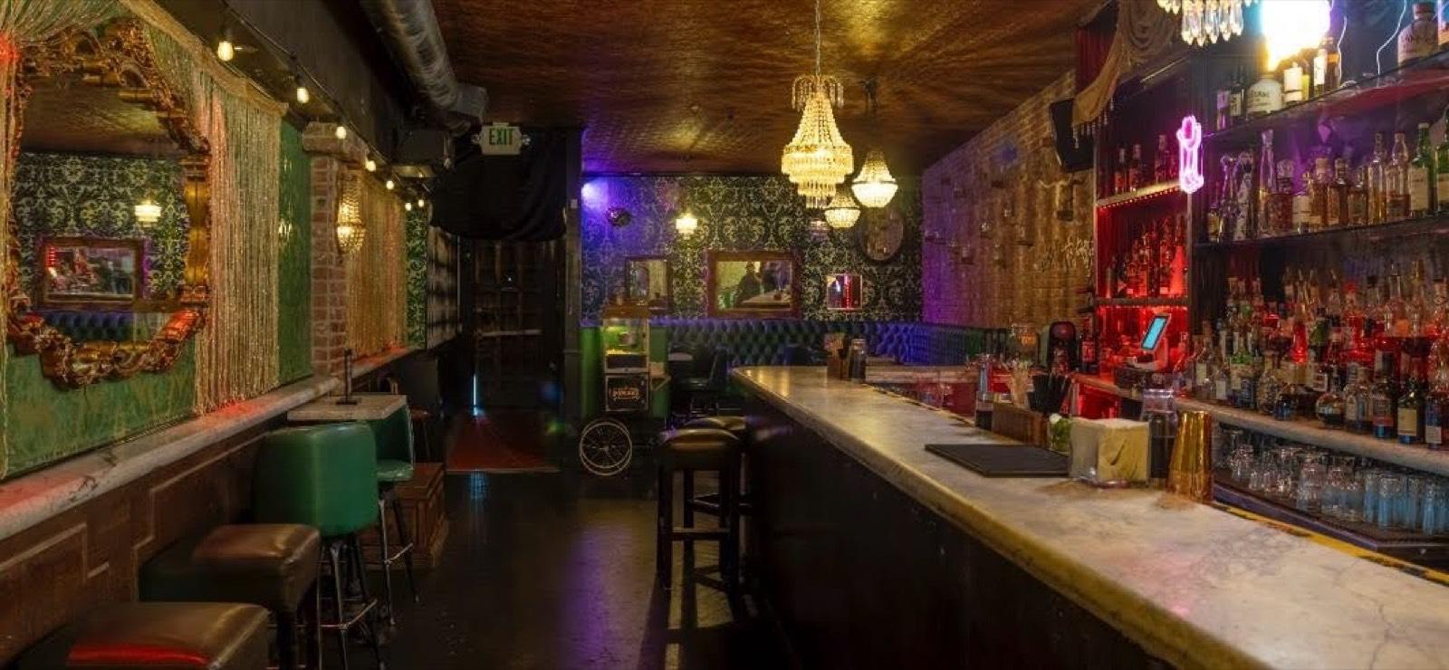 Old world cozy bar — photo 11