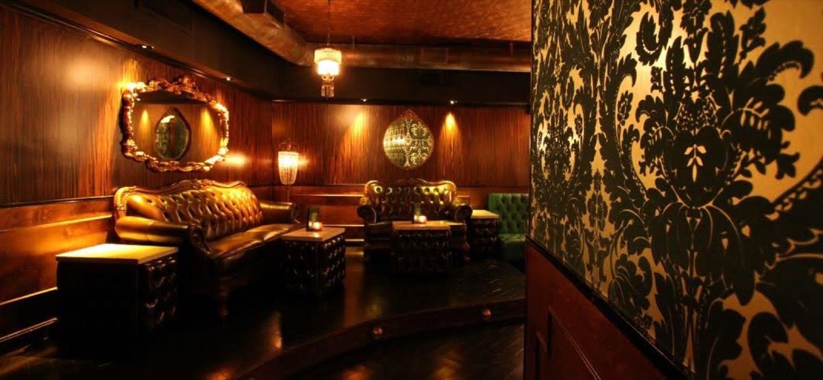 Old world cozy bar — photo 8