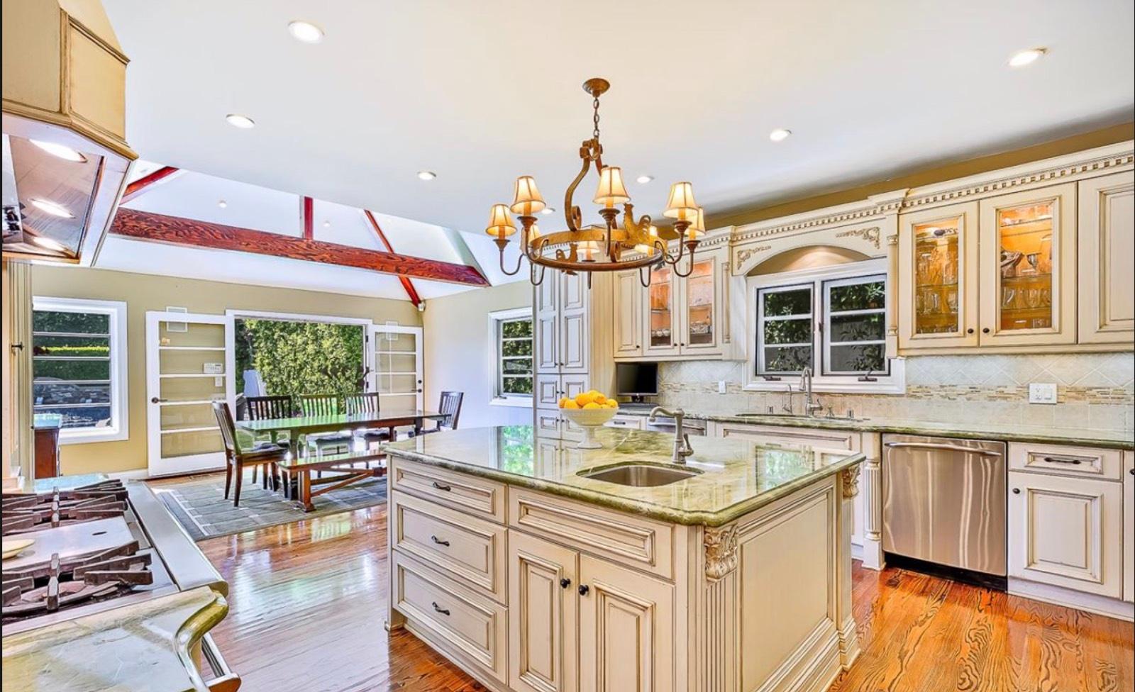 O's Beverly Hills Mansion — photo 12