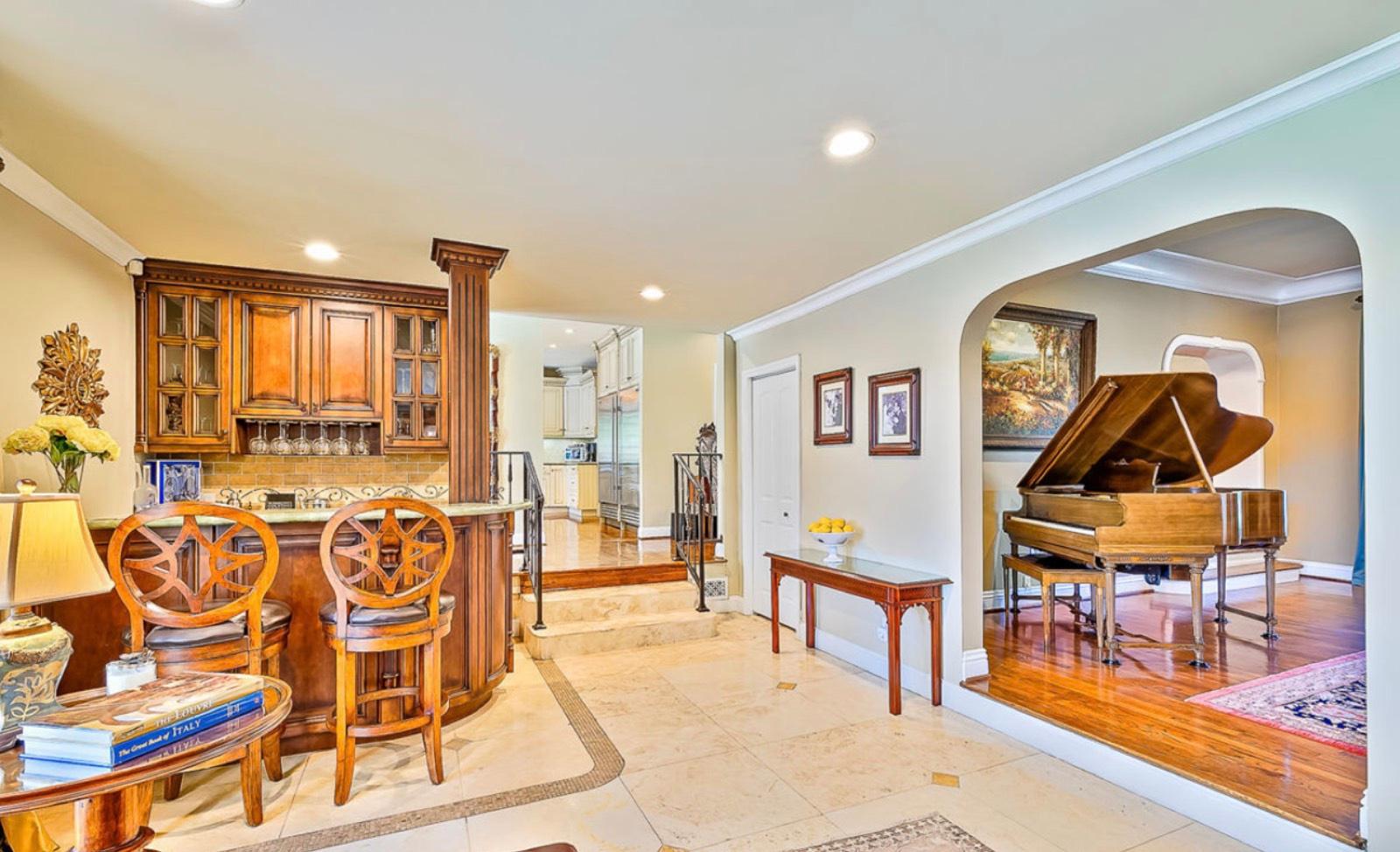 O's Beverly Hills Mansion — photo 9