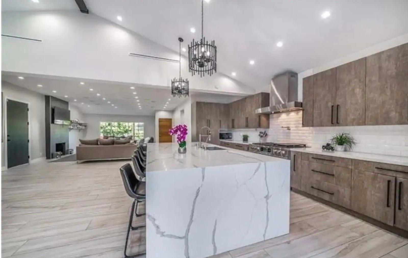 O's Modern Traditional Home — photo 11