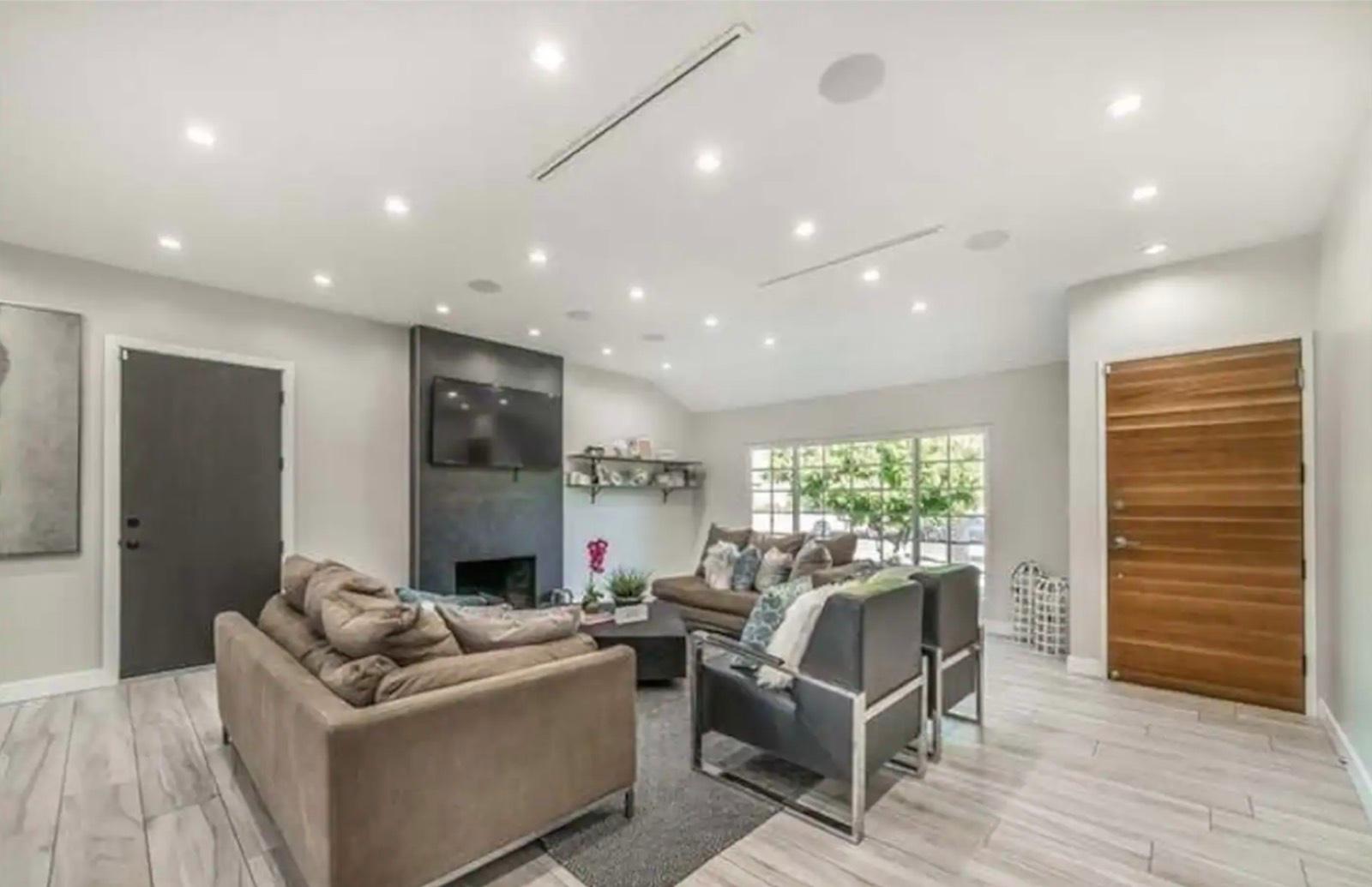 O's Modern Traditional Home — photo 12