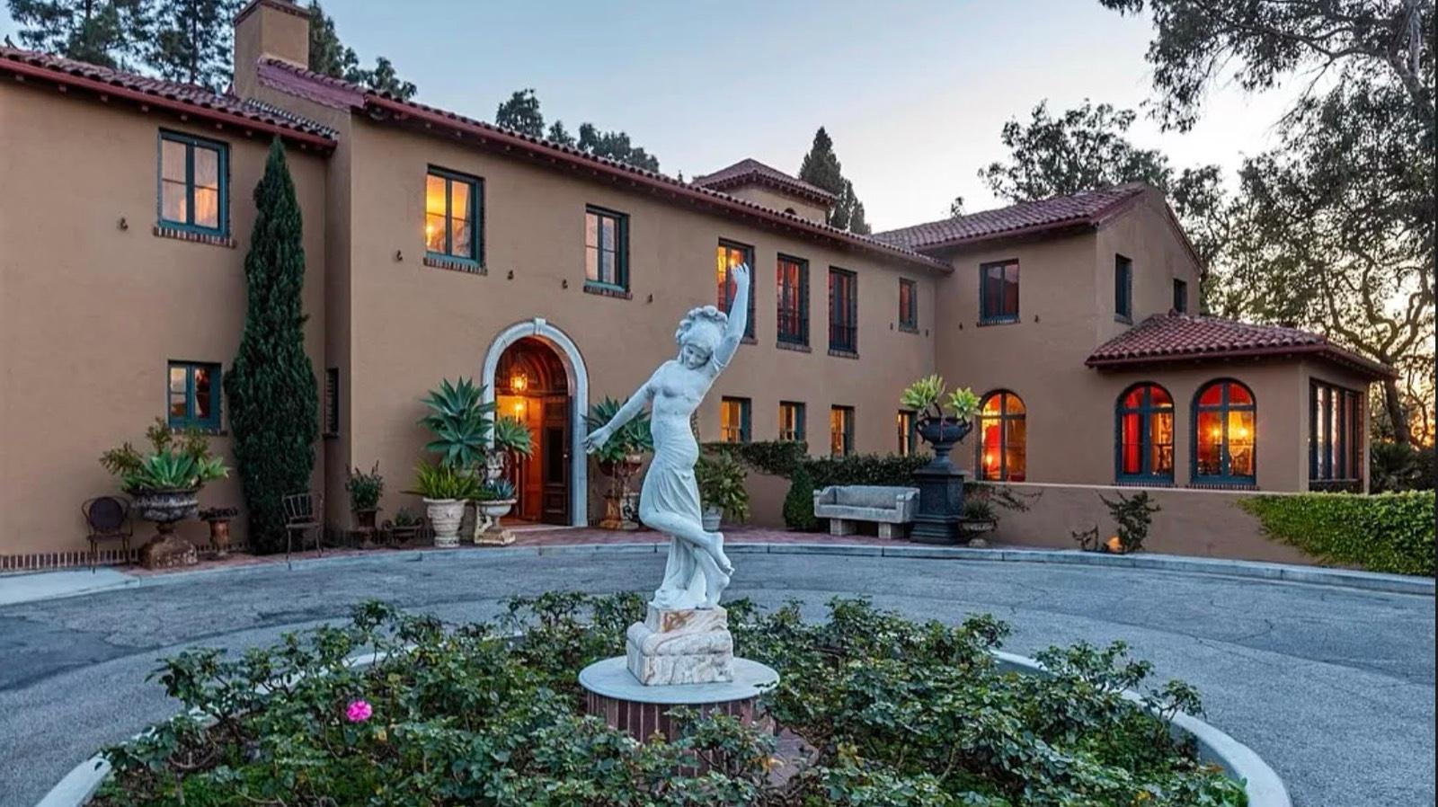 P's Hollywood Glam Castle Estate 11207 — photo 2