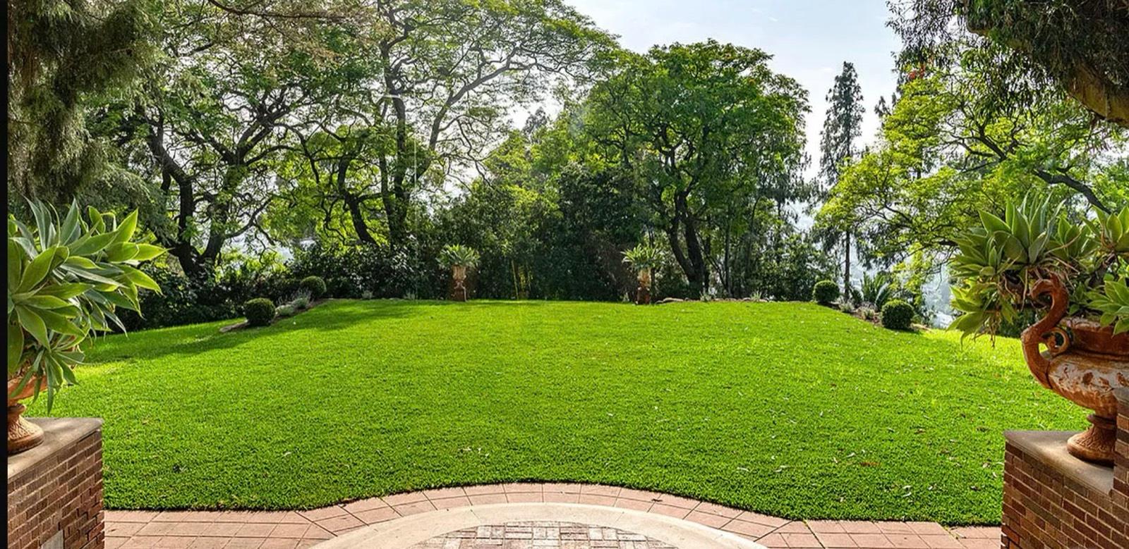 P's Hollywood Glam Castle Estate 11207 — photo 12