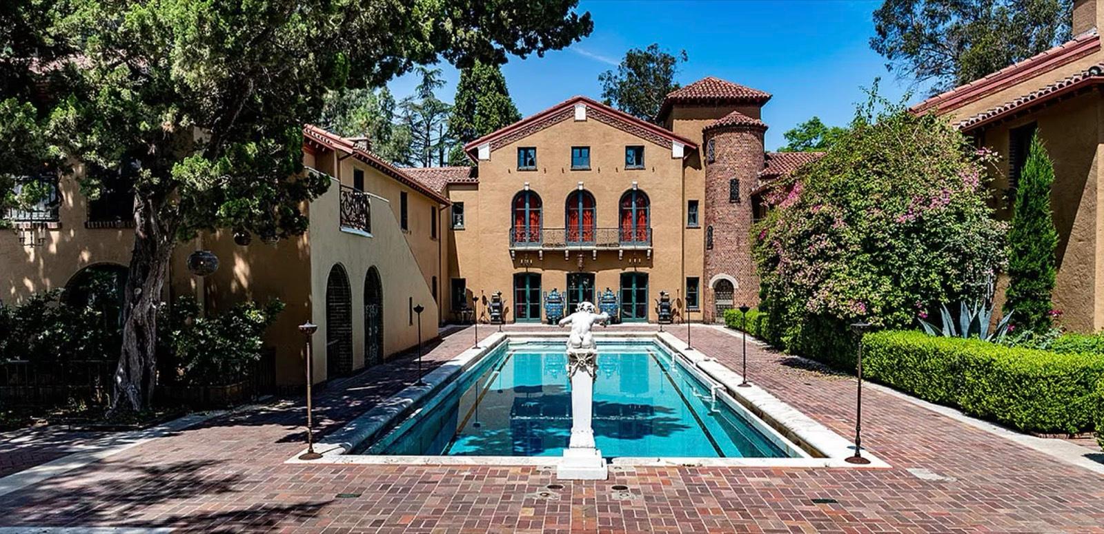 P's Hollywood Glam Castle Estate 11207 — photo 11