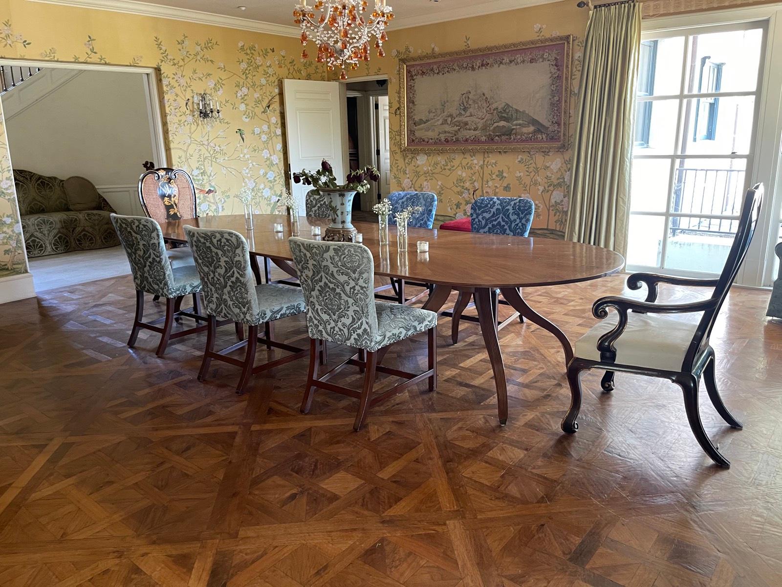 Palatial Vintage Mansion — photo 7