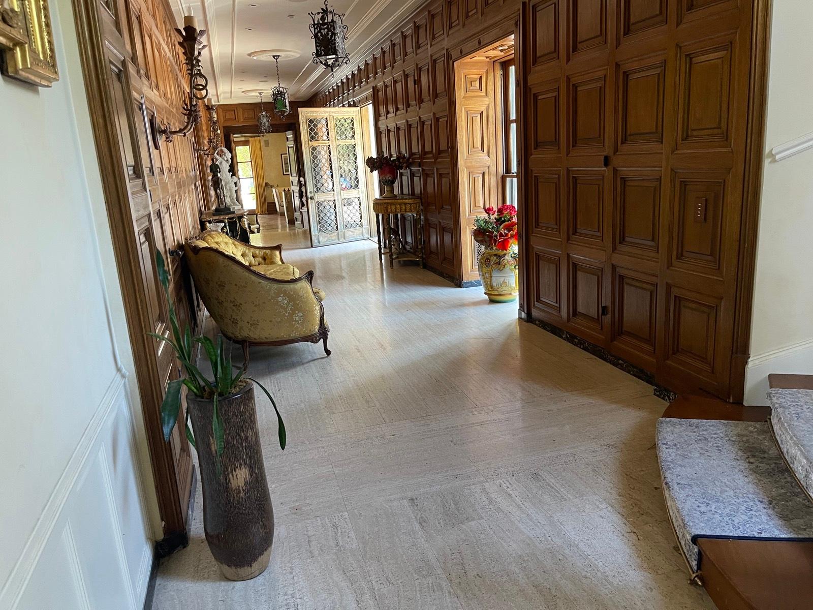 Palatial Vintage Mansion — photo 8