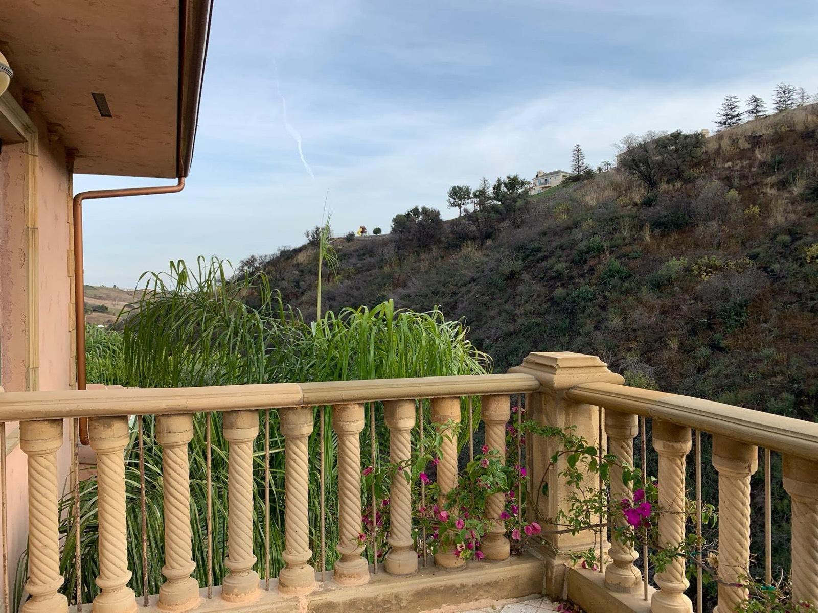 Pams Malibu Italian Mansion — photo 12