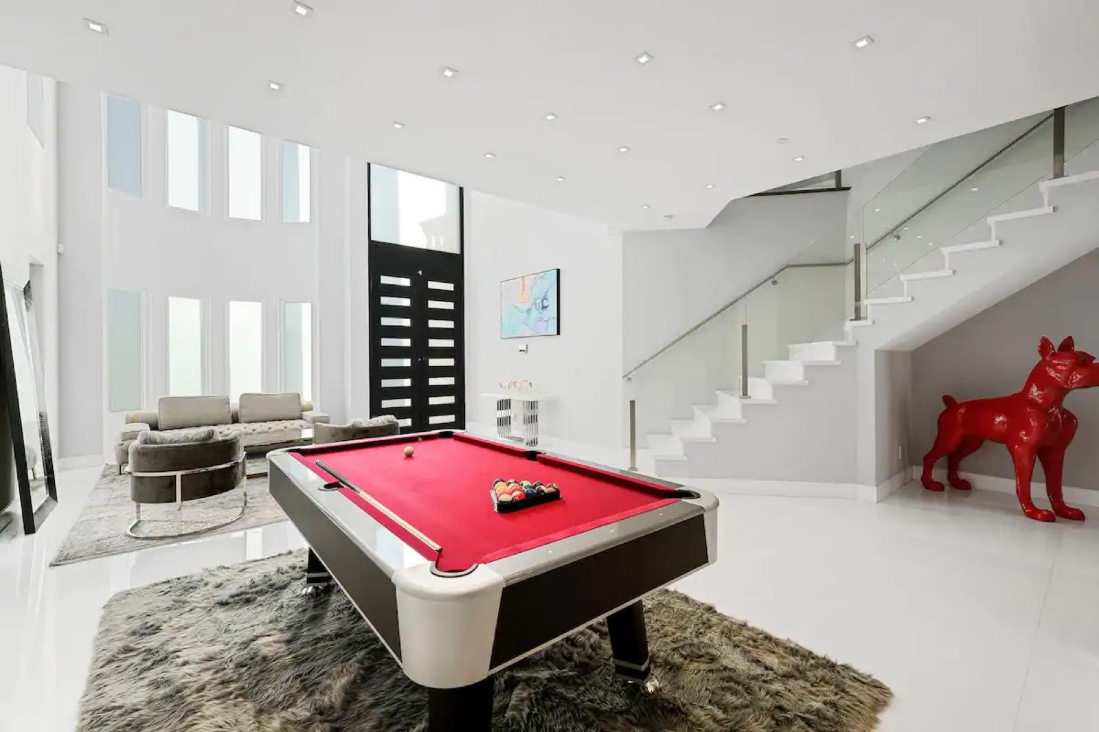 Patrick Oaks Modern Mini Mansion — photo 2
