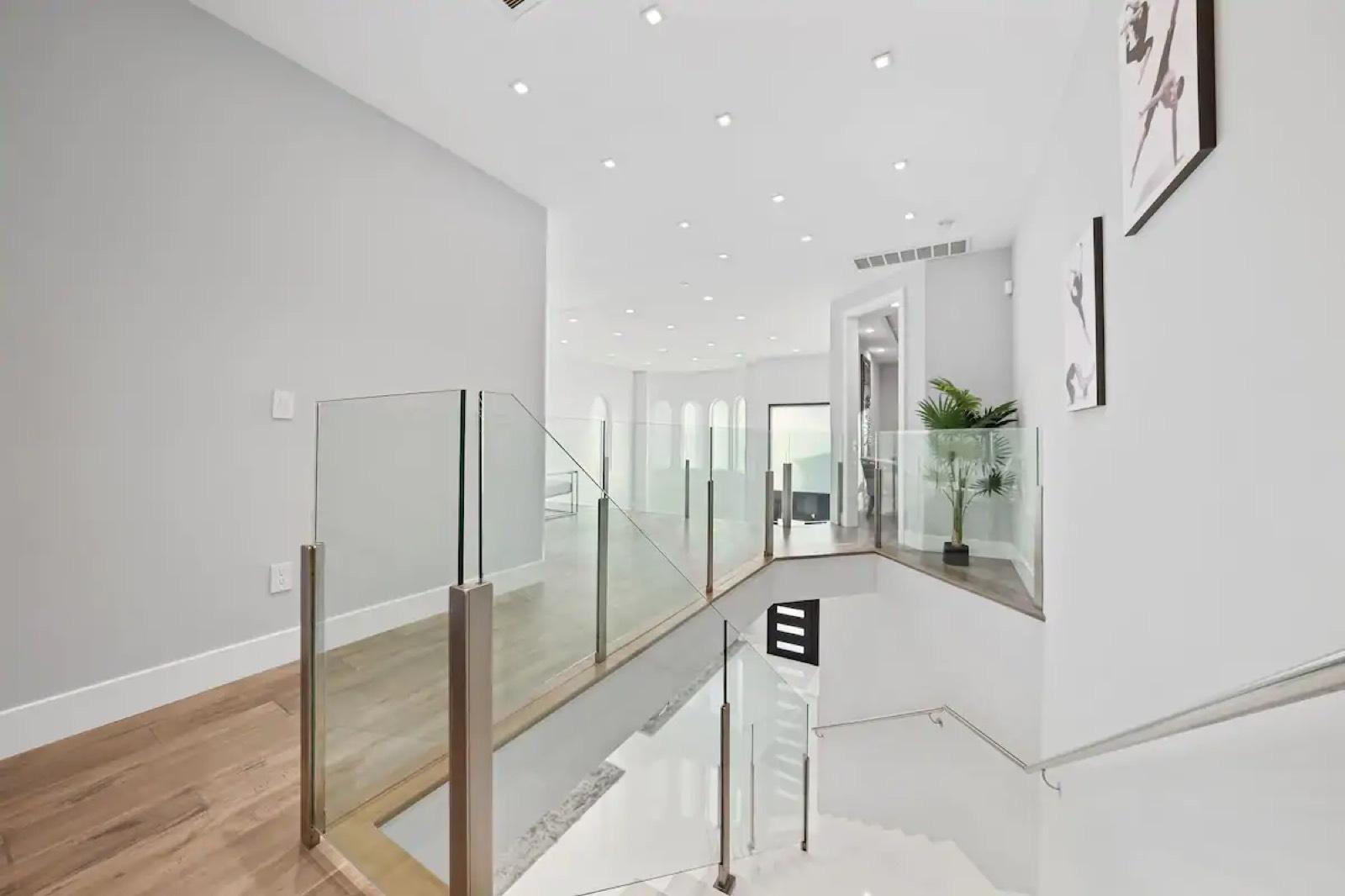 Patrick Oaks Modern Mini Mansion — photo 10