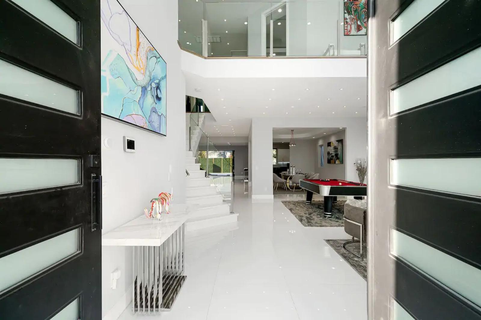 Patrick Oaks Modern Mini Mansion — photo 11