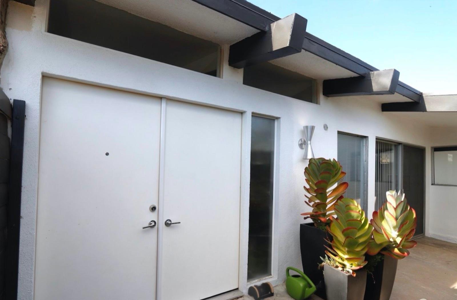 PB'S Crafty Midcentury — photo 12