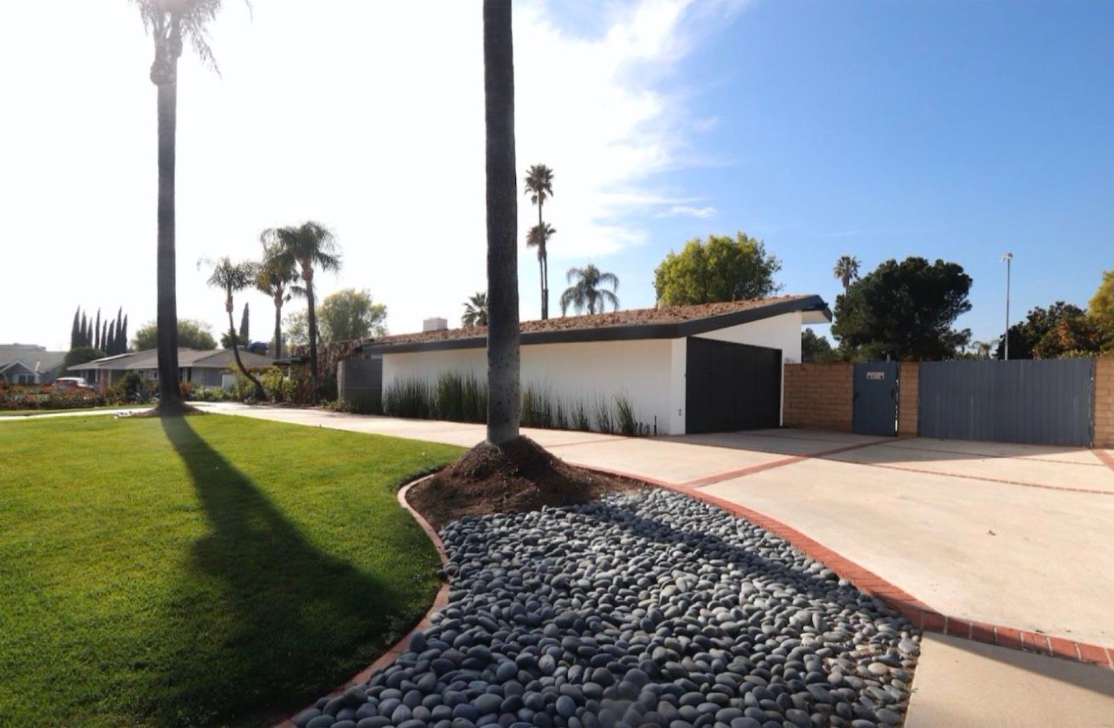 PB'S Crafty Midcentury — photo 1