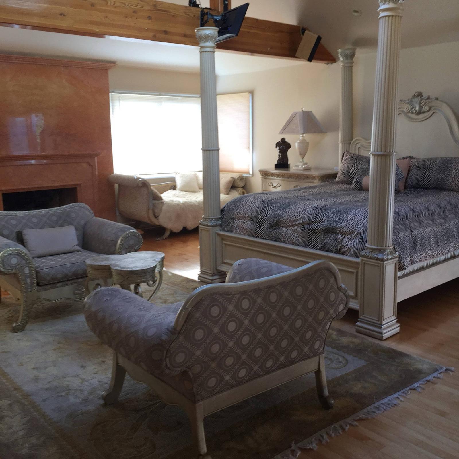 Phil's Hercules House — photo 1