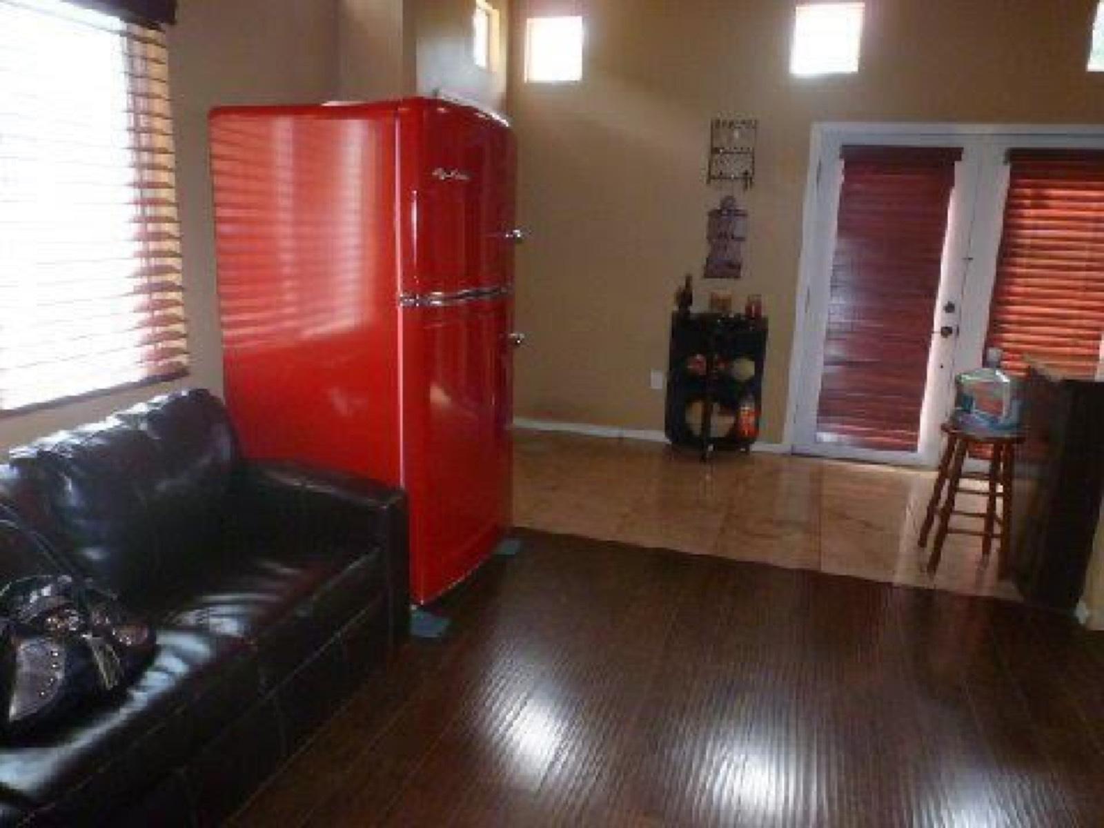 Pilar Woodland Hills House — photo 11