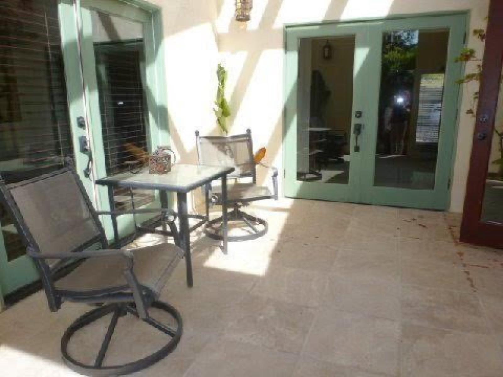 Pilar Woodland Hills House — photo 6
