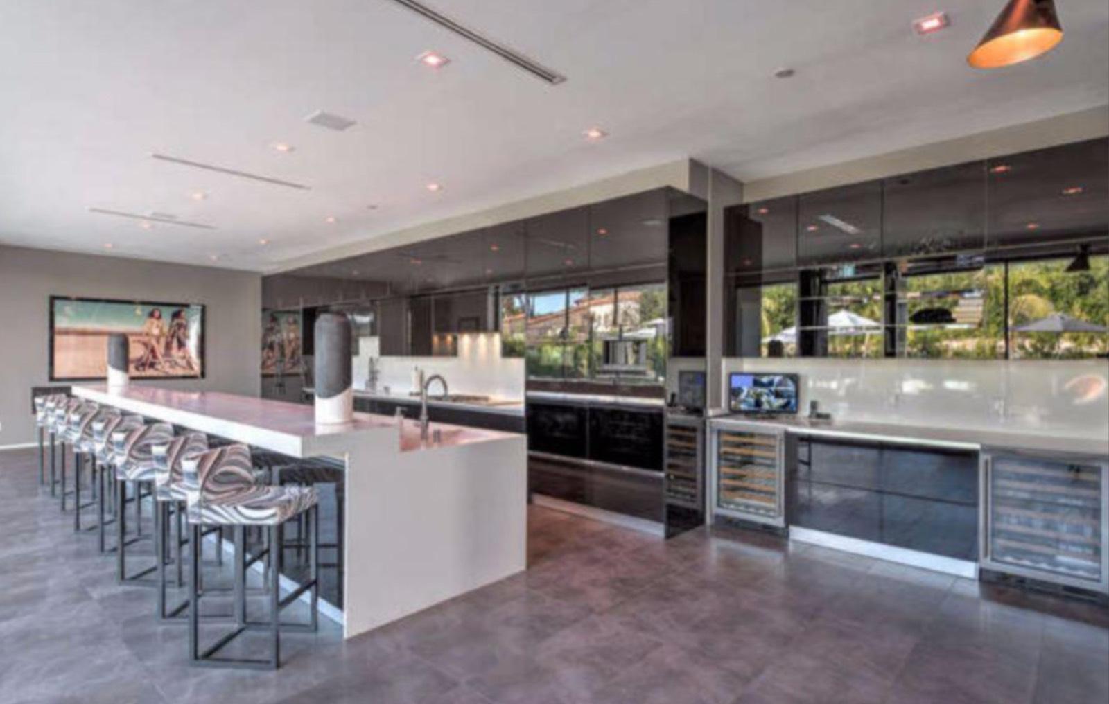 P's Casablanca Modern Estate — photo 11
