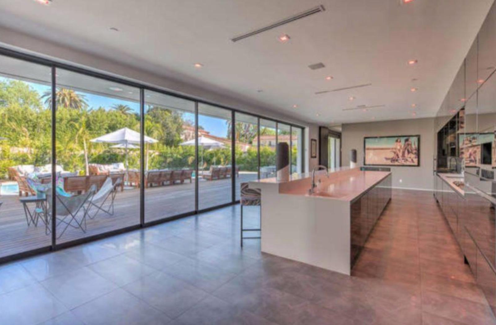 P's Casablanca Modern Estate — photo 10