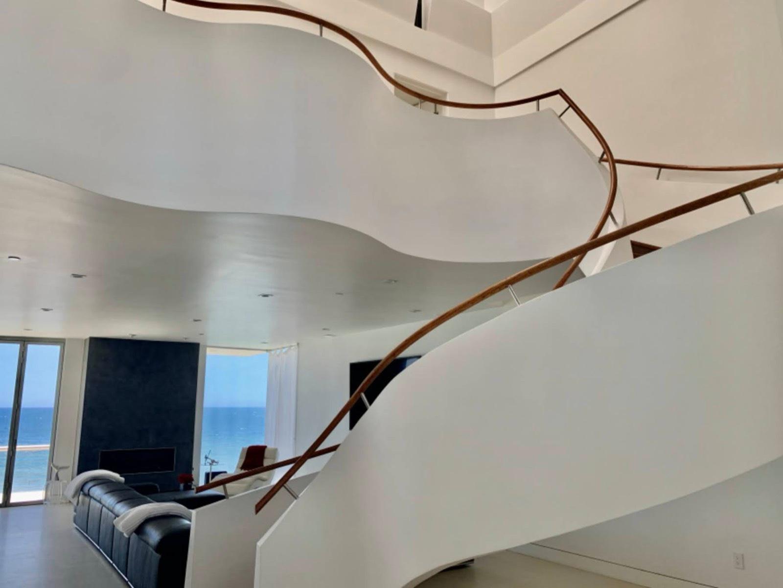 P's Contemporary Modern Seaview — photo 6