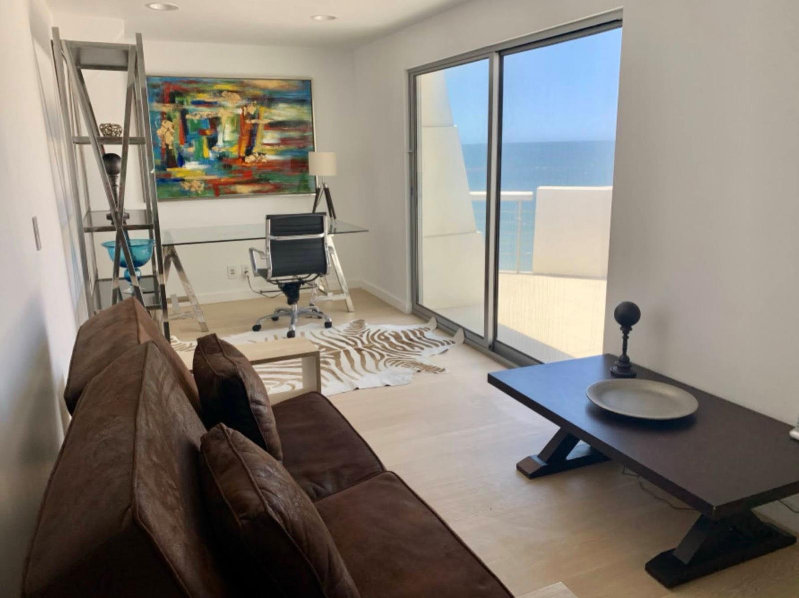 P's Contemporary Modern Seaview — photo 10