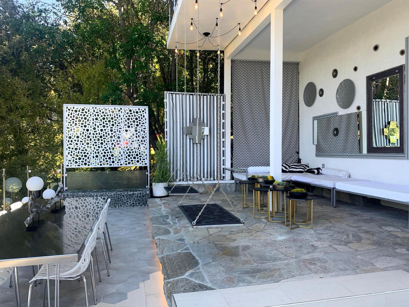 P's Eclectic Modern light retreat — photo 2