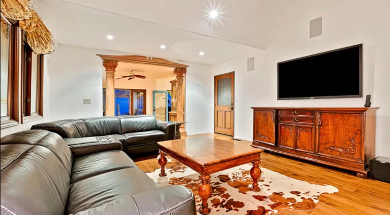 P's Malibu Spanish View Home — photo 9
