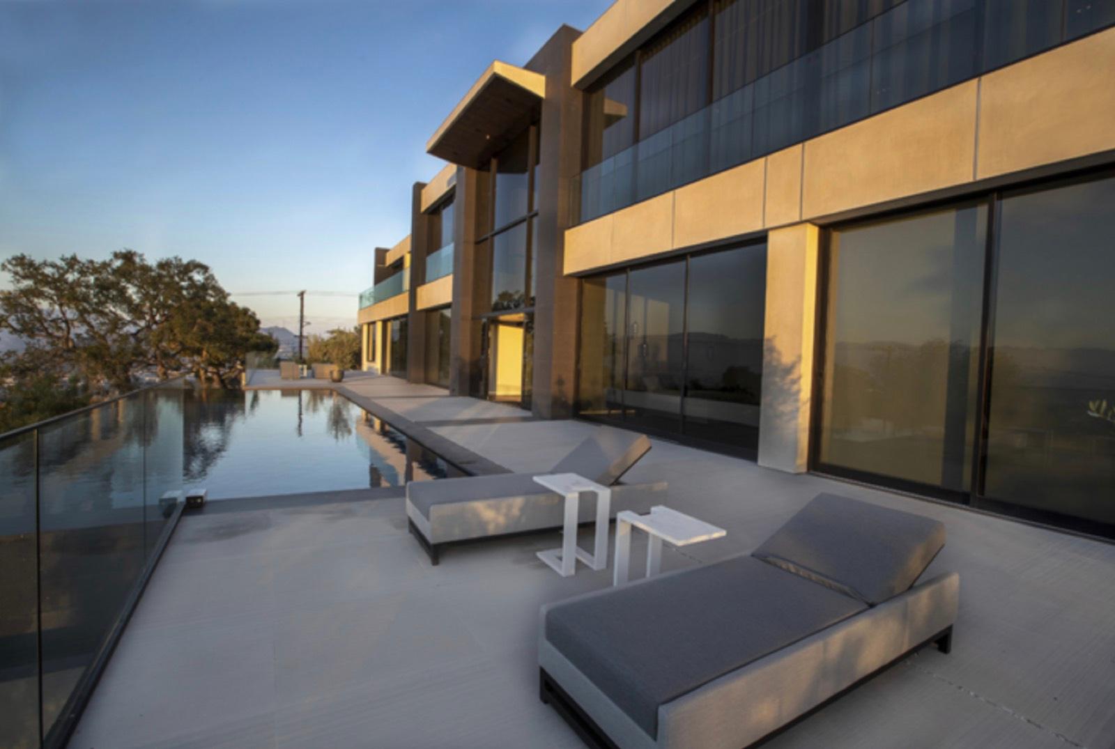 P's Mulholland House — photo 1