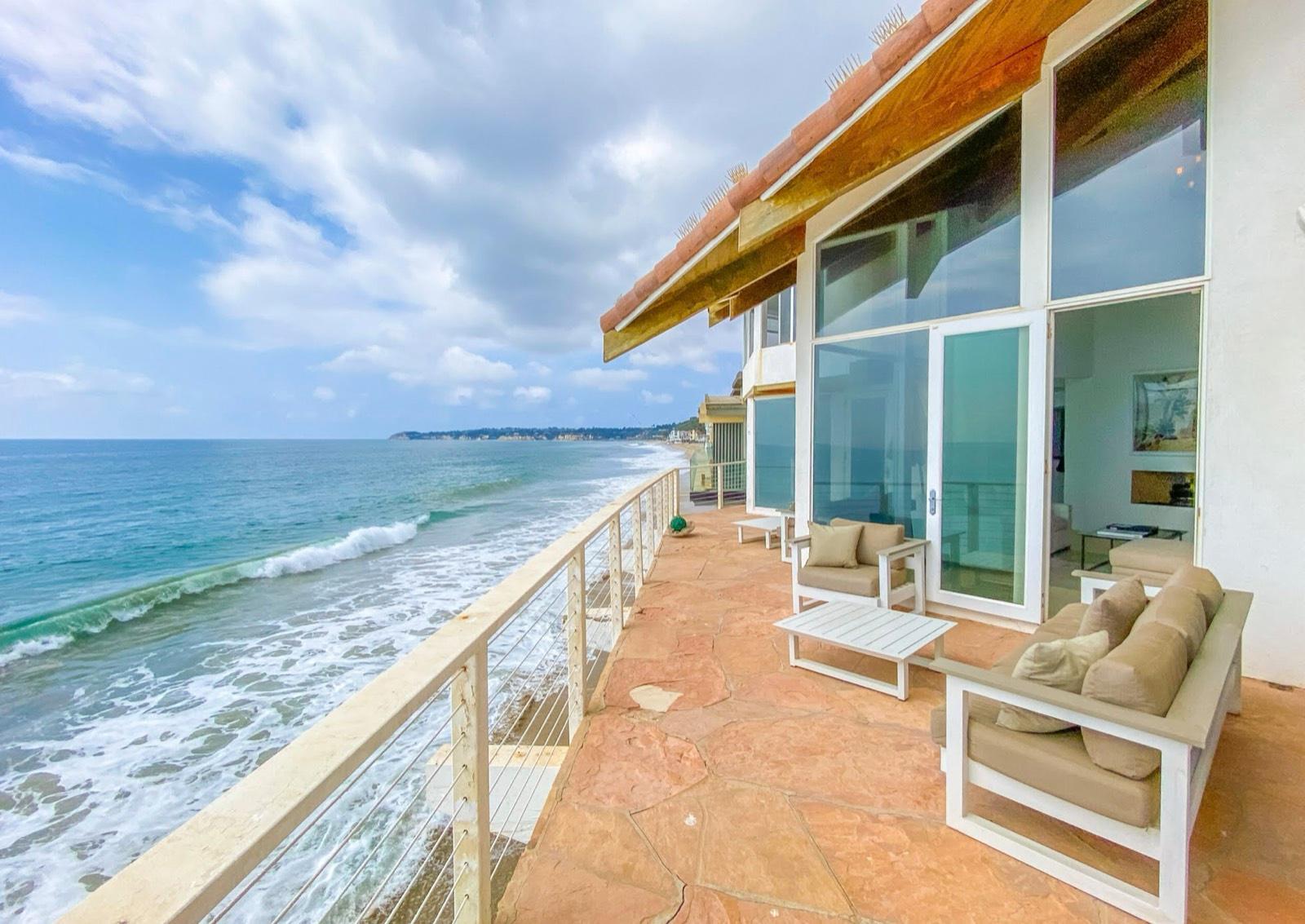 P's Oceanfront Cove House — photo 1