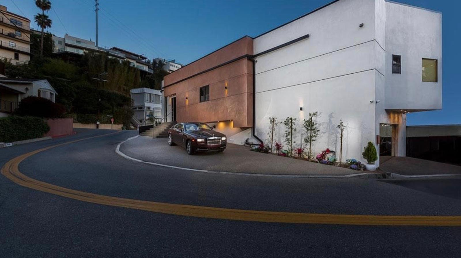 P's Sunset Plaza House — photo 2