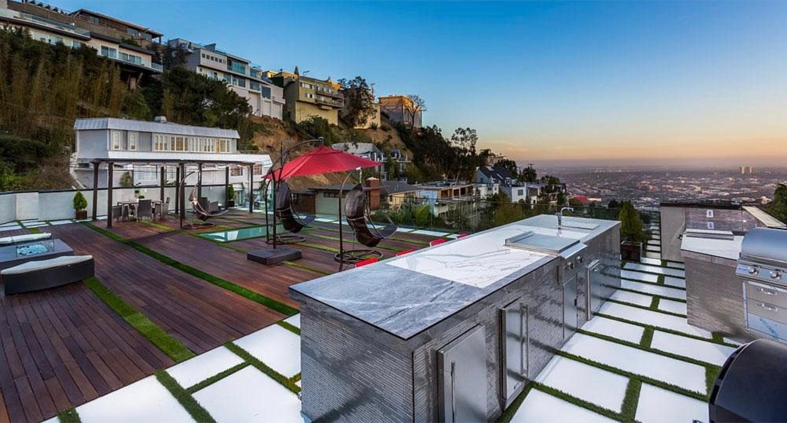 P's Sunset Plaza House — photo 5