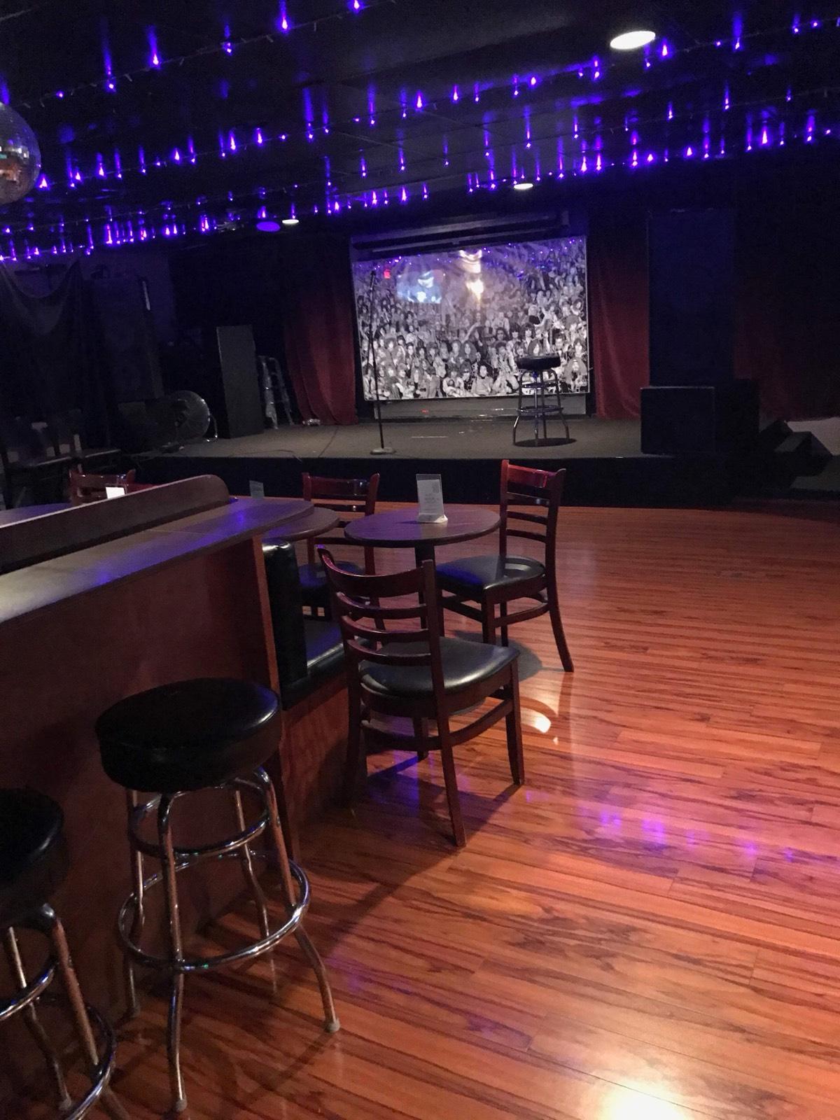 R Bar — photo 3