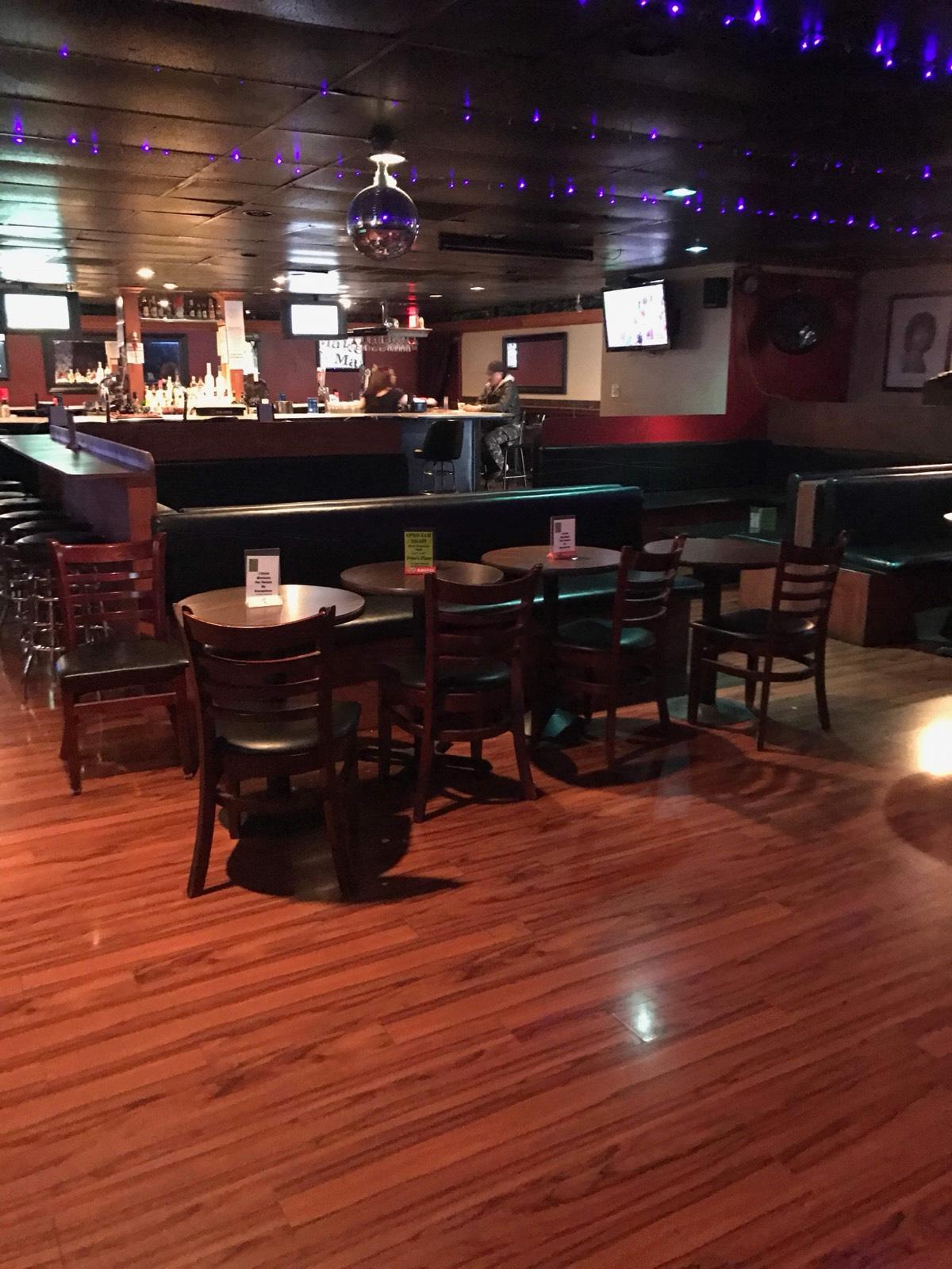 R Bar — photo 4