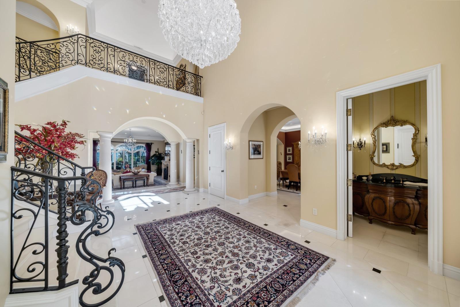 R's French Mansion Chateau — photo 7
