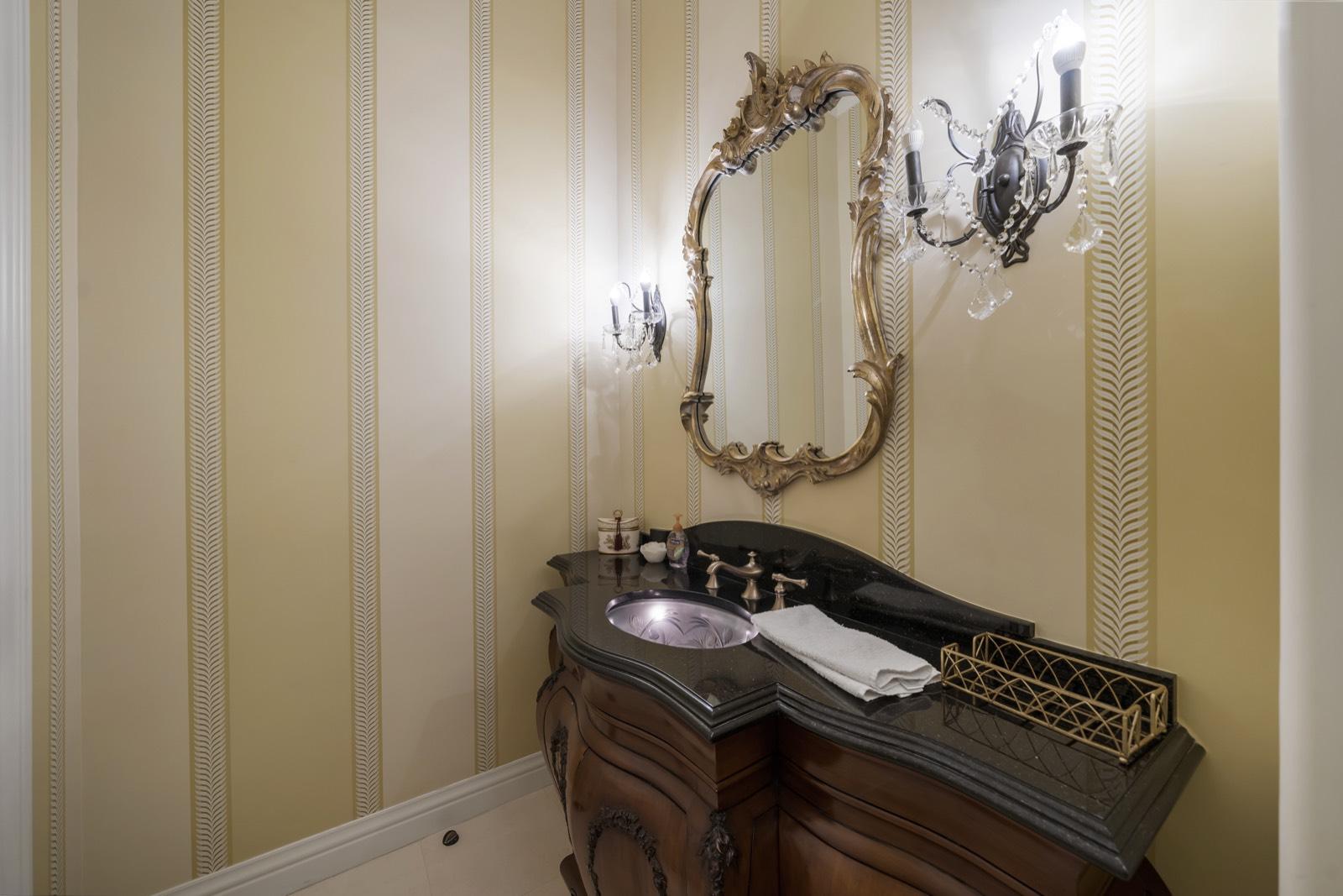 R's French Mansion Chateau — photo 8