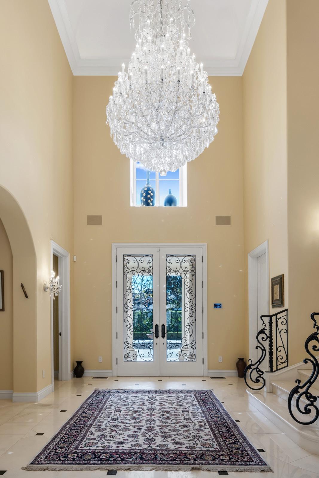 R's French Mansion Chateau — photo 9