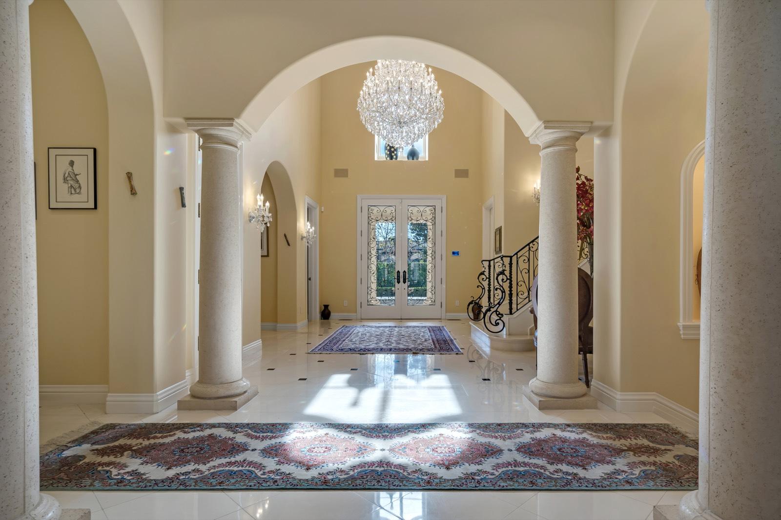 R's French Mansion Chateau — photo 10