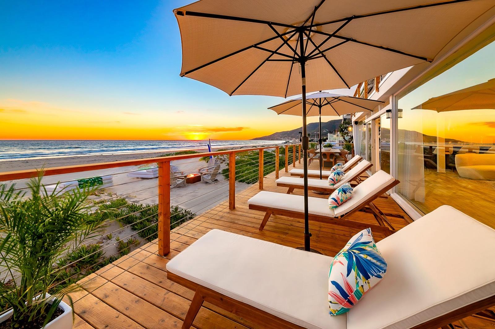 R's Malibu WhiteBeachfront Beauty — photo 1