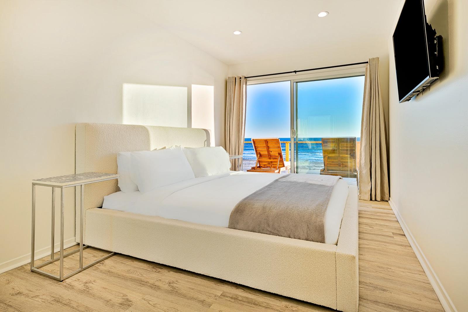R's Malibu WhiteBeachfront Beauty — photo 11