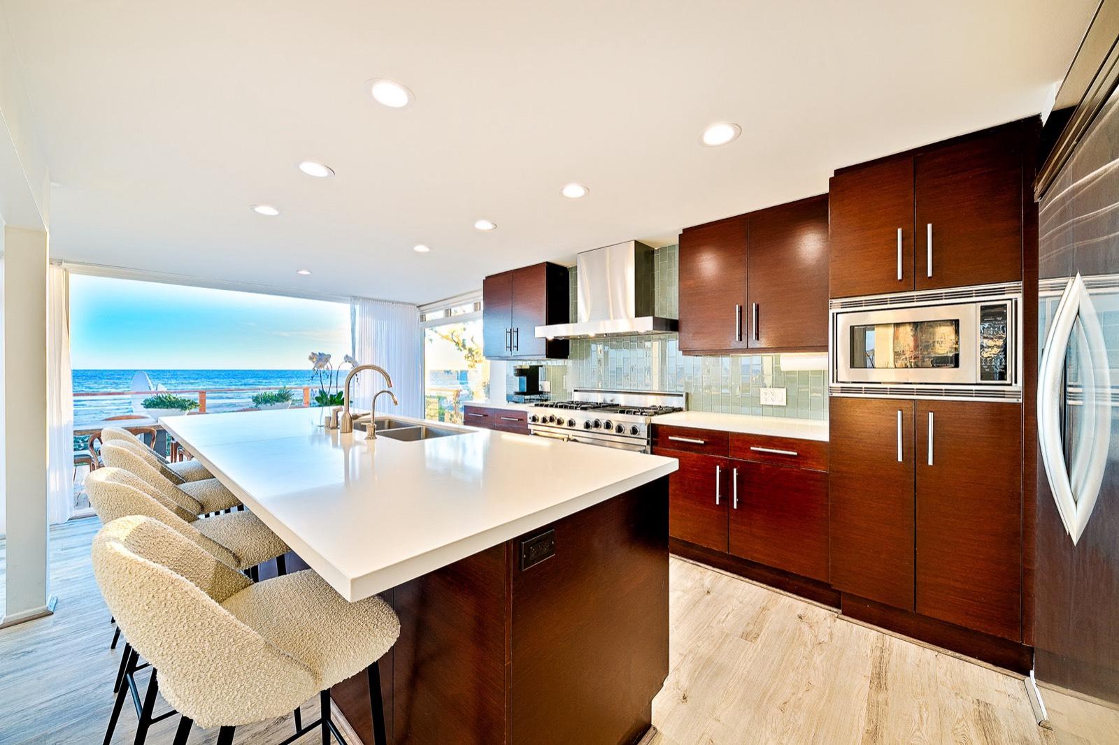 R's Malibu WhiteBeachfront Beauty — photo 4