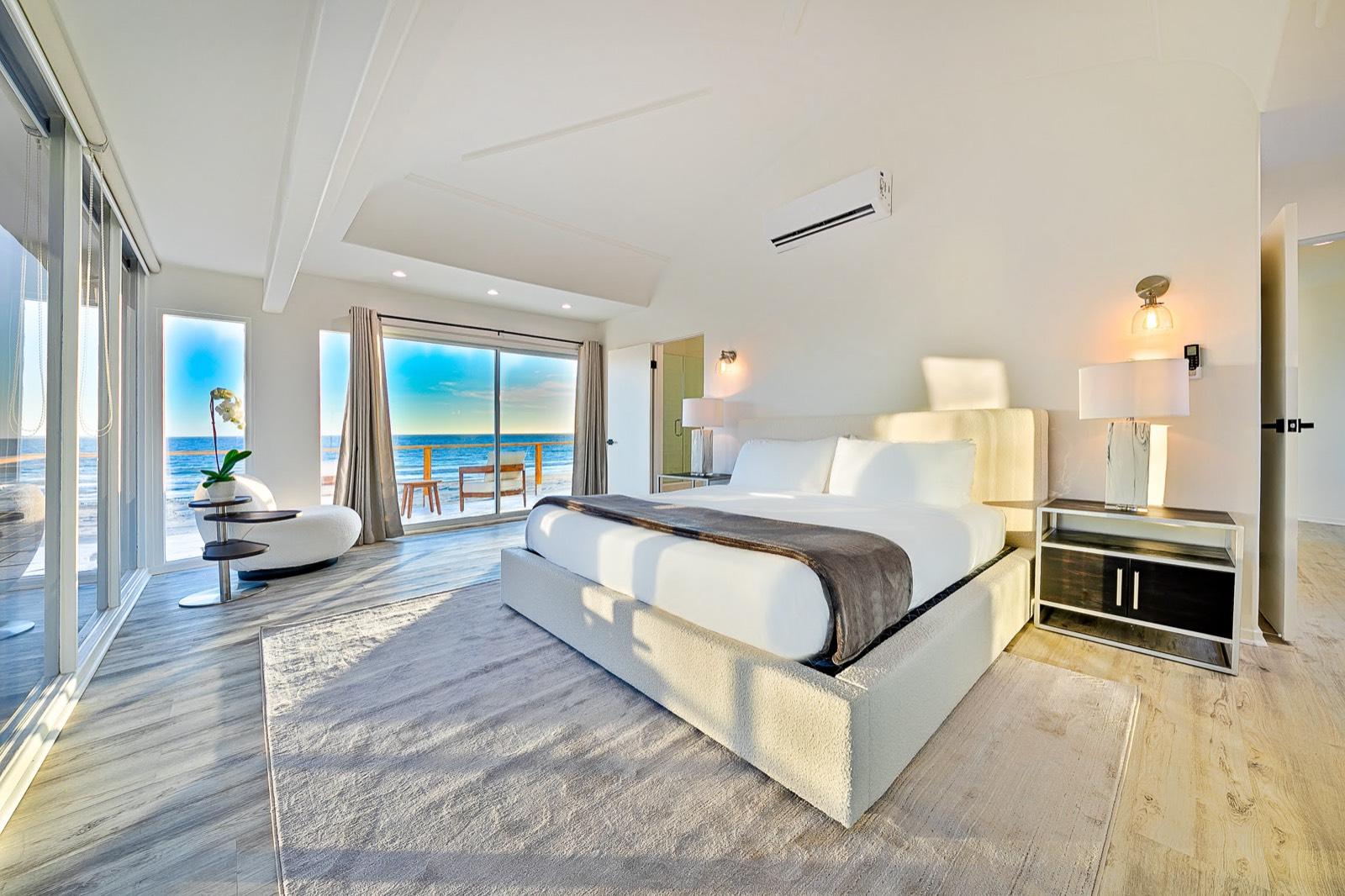 R's Malibu WhiteBeachfront Beauty — photo 7