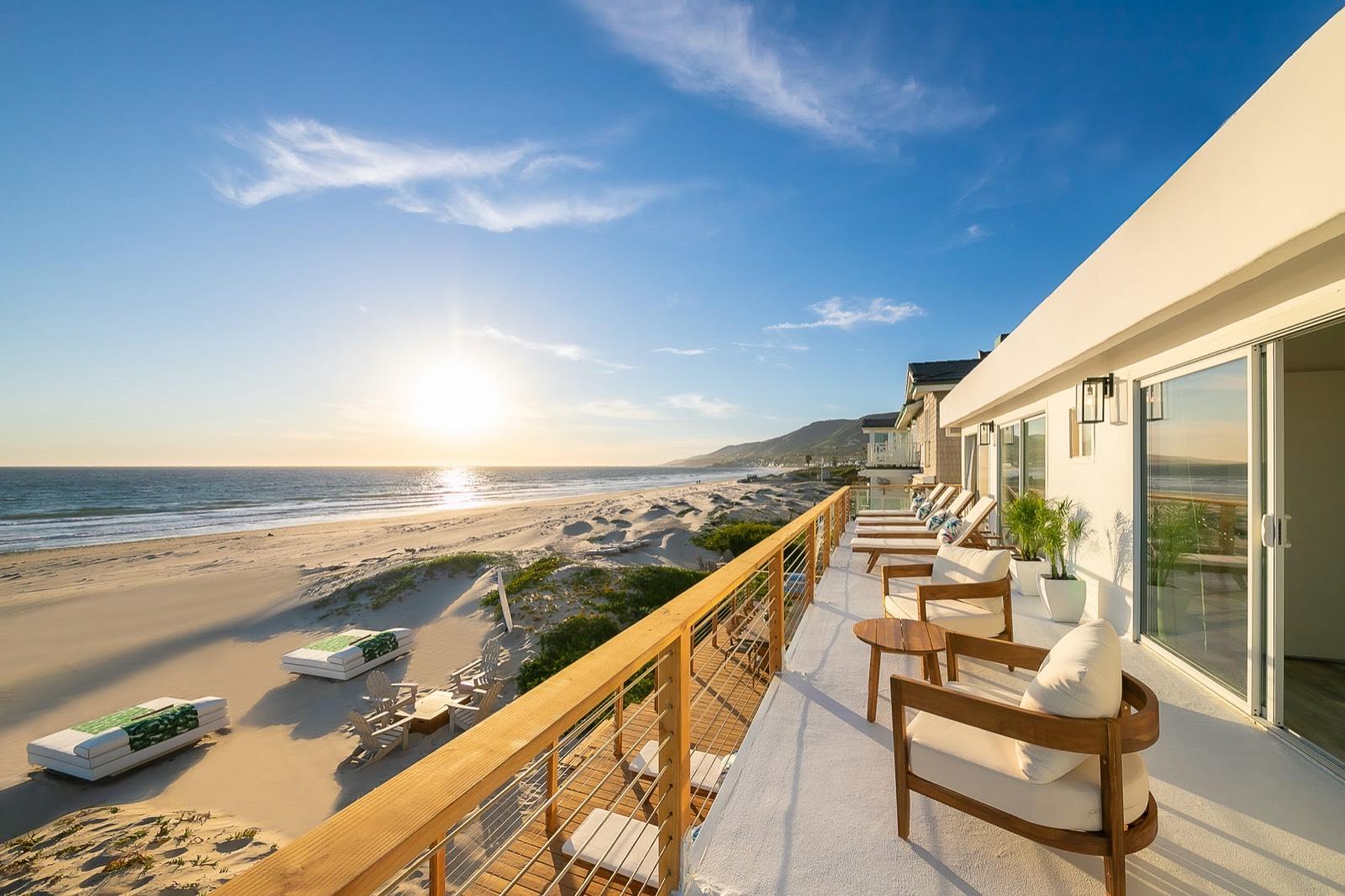 R's Malibu WhiteBeachfront Beauty — photo 8