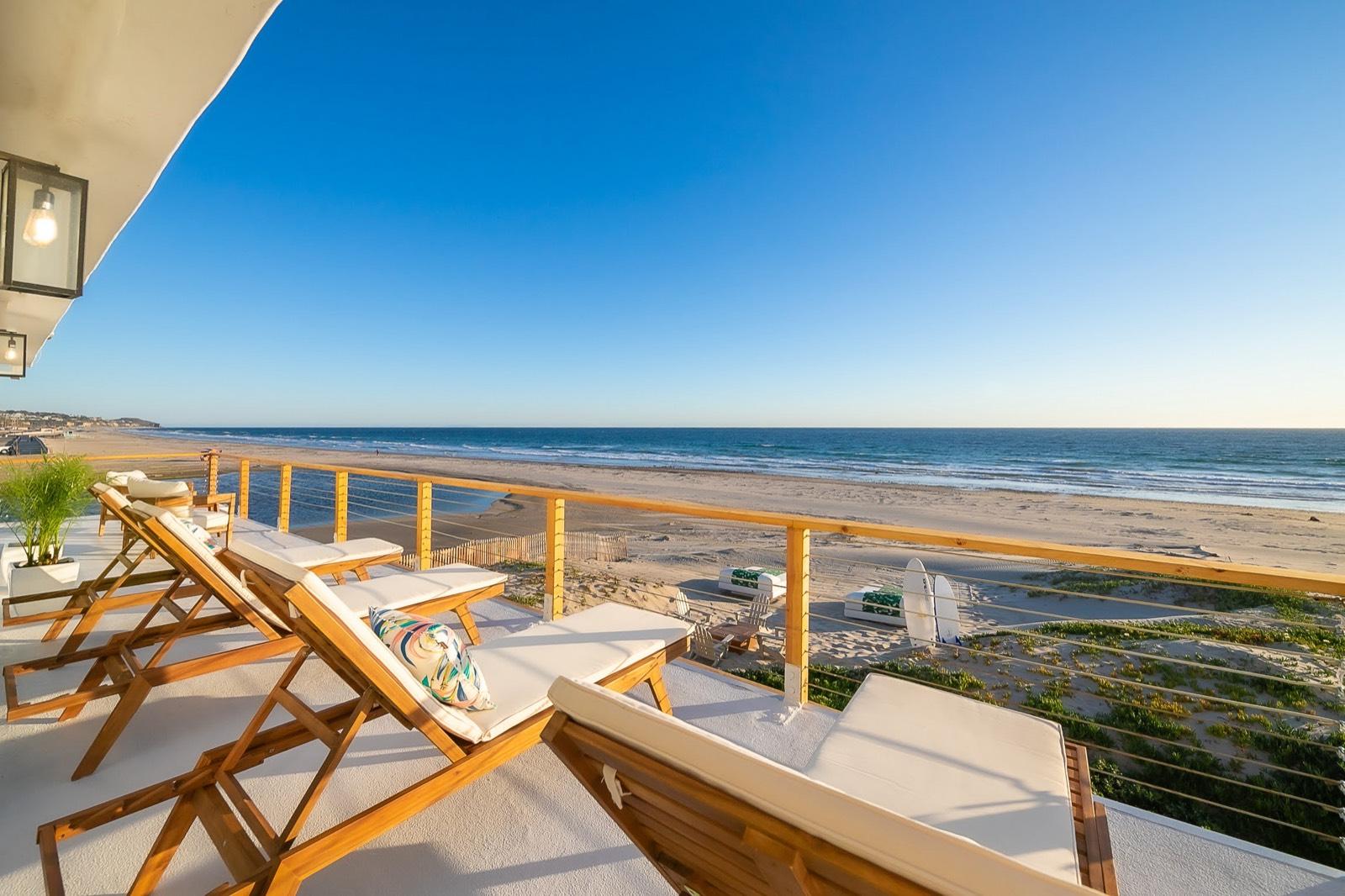 R's Malibu WhiteBeachfront Beauty — photo 10