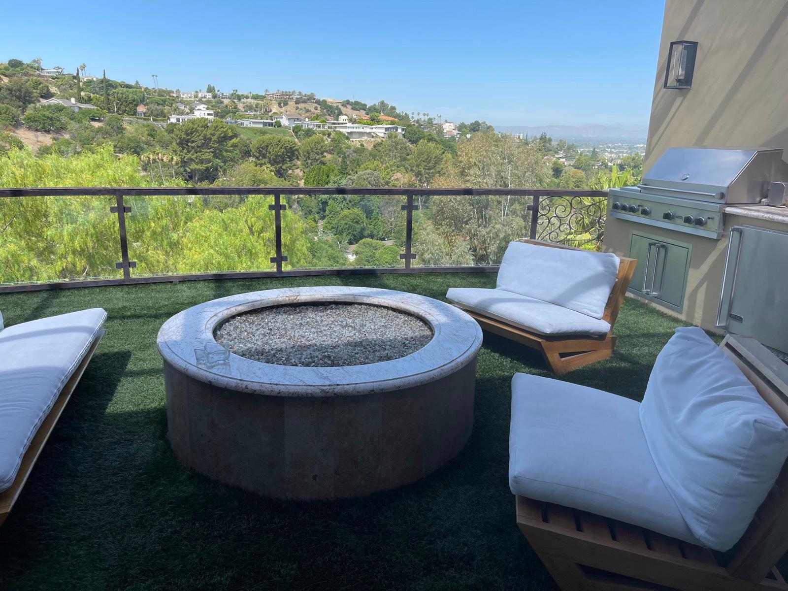 R's sherman oaks hills house. — photo 5