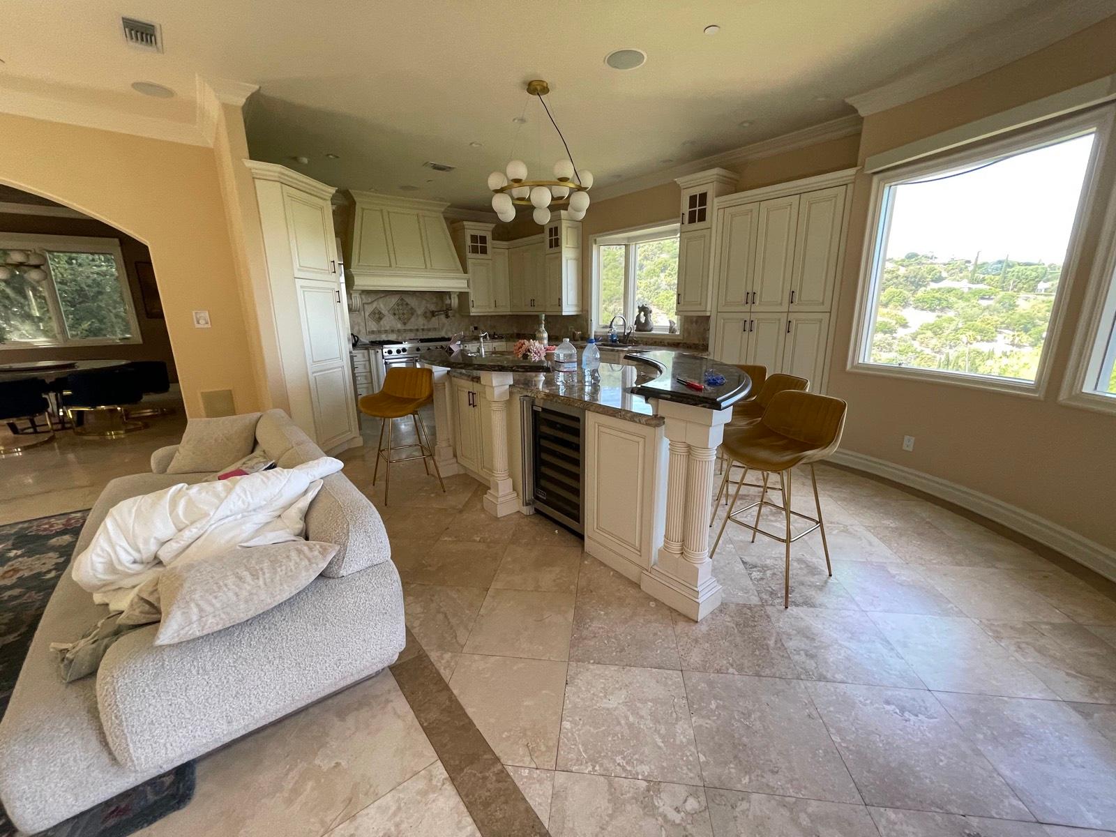 R's sherman oaks hills house. — photo 9