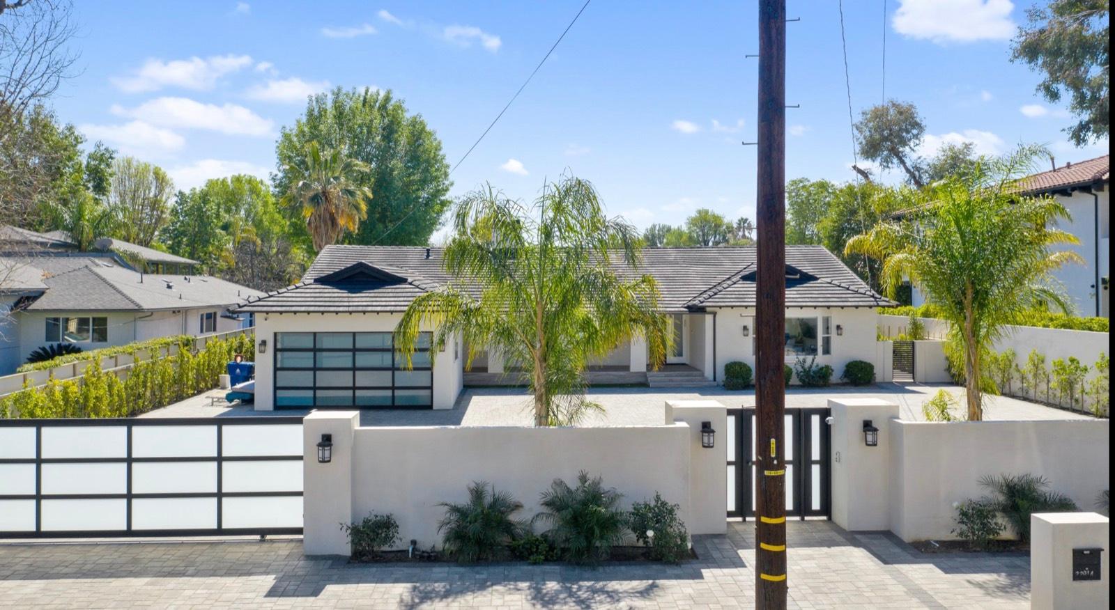 R's Tennis Bungalow — photo 4