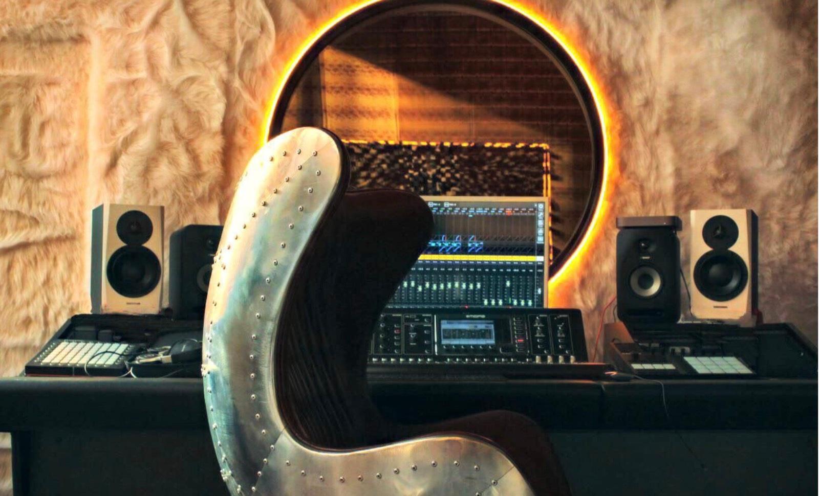 RA's Modern Recording Studio — photo 3
