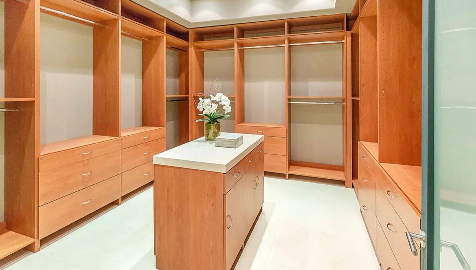 RB S Modern Valley Mansion — photo 10